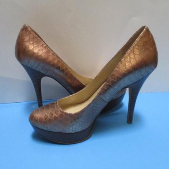 *Enzo Angiolini Copper Almond Toe Metallic Pumps - Picture 5 of 10